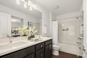 Lot 7 B Bathroom 1